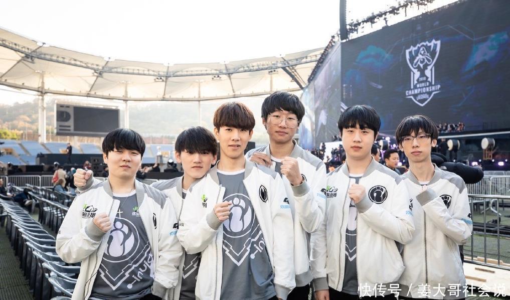 在篮球赛场 在篮球赛场