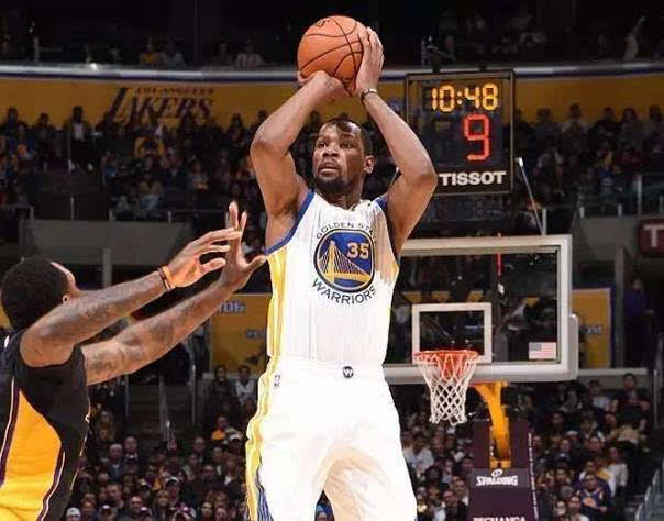 体育直击CBA：任骏威28+7 山西汾酒力克浙江广厦