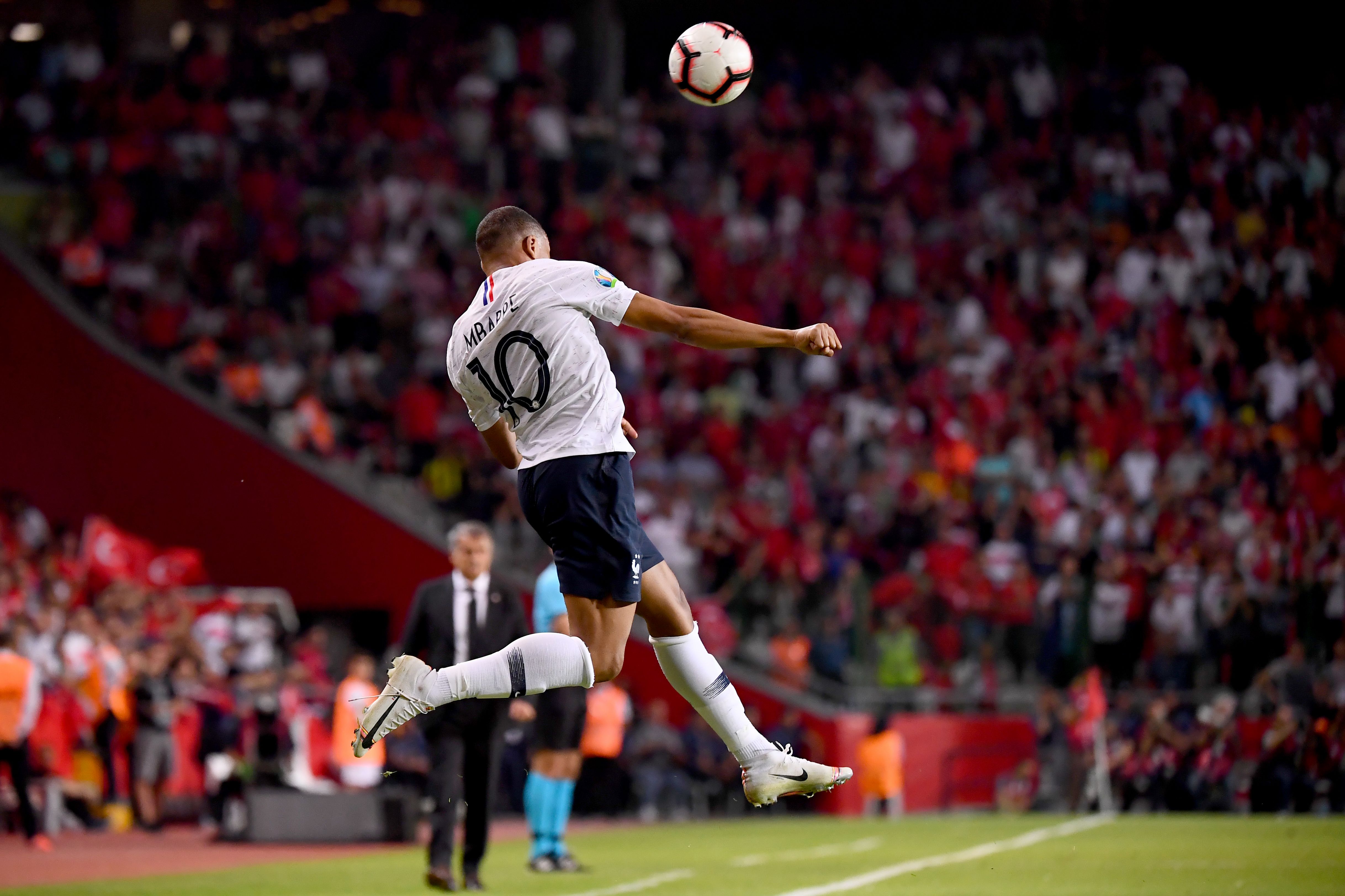 “我们就像一家人” 来认识陈仪婷残奥夺牌背后的战友